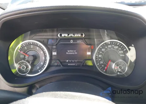 2021 Ram 1500 Big Horn 4X4 5'7 Box z USA, uszkodzony, nr VIN 1C6SRFFT8MN654392